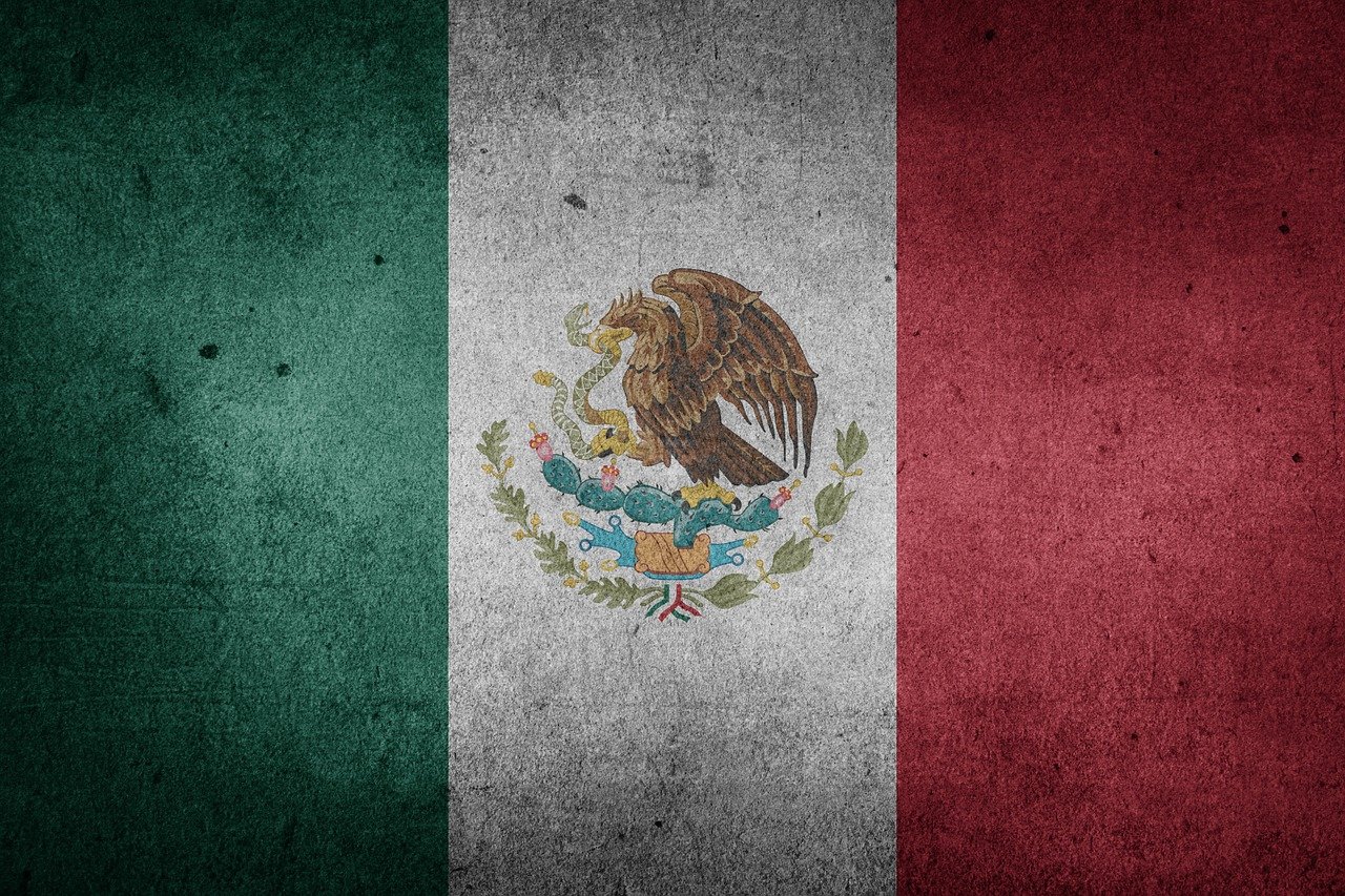 ¿Cuál es el orden de las banderas de México?