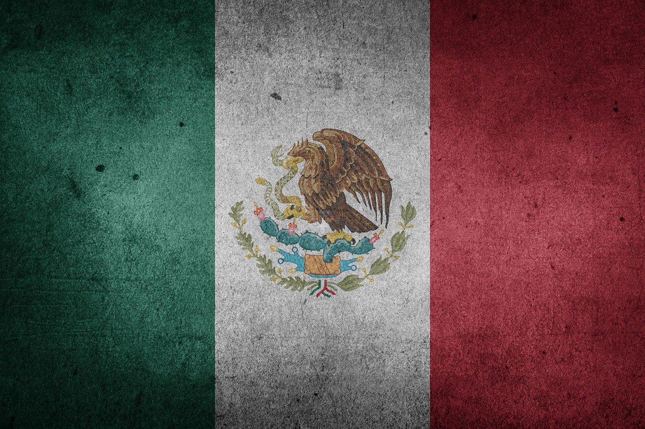 ¿Cómo está elaborada la bandera de México?